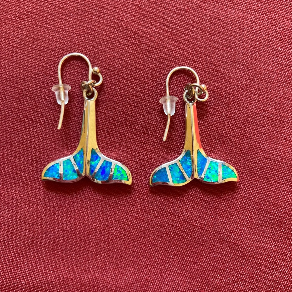 Silver “Whale Tail” Earrings NWOT
